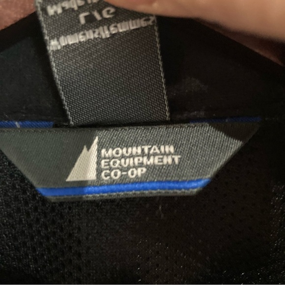 MEC Sz L Super Light Weight Outdoor Hiking Layering Rain Windbreaker Reflectors - Picture 4 of 15